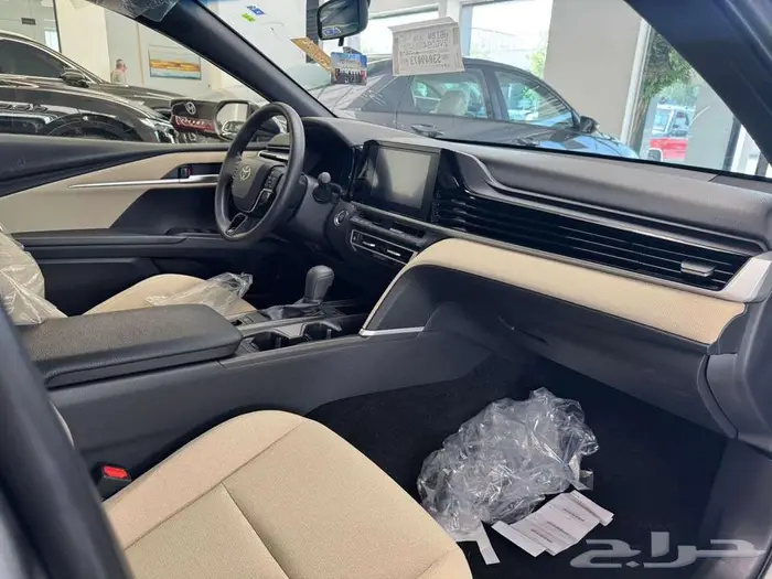 تويوتا كامري E بنزين استاندر رمادي موديل 2025 سعودي اقساط 10