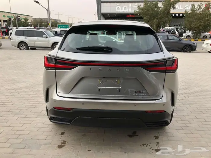 لكزس NX 350 AA 2025 تيتانيوم داخلي احمر 7