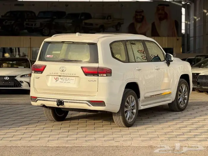 لاندكروزر GXR L3 بنزين 2025 امتلك سيارتك كاش او تقسيط 4