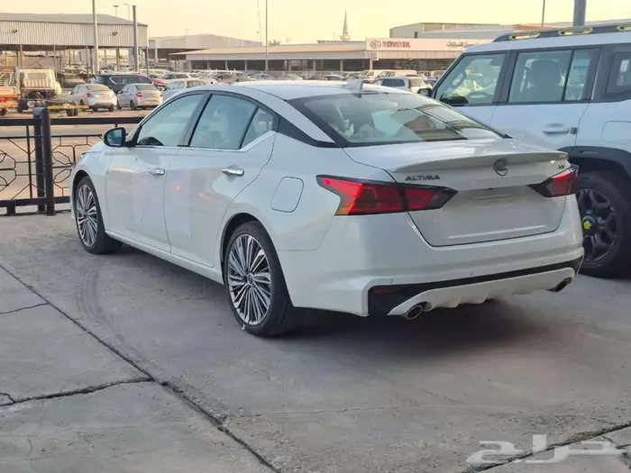 العراقة والتميز نيسان التيما SV نص فل 2026 3