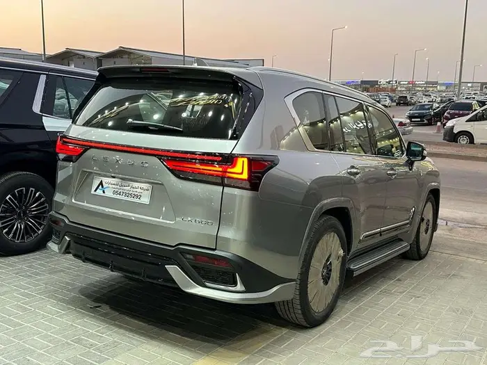لكزس LX600 FSPORTسعودى2025 5