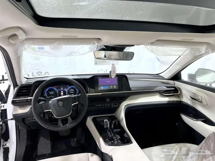 كراون 2.5 برستيج هايبرد 2026 7