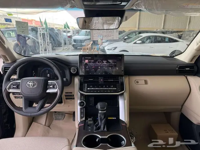 تويوتا لاندكروزر GXR L4 موديل 2025 سعودي اسود عرض خاص 7