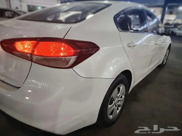 كيا سيراتو ابيض 2017 3