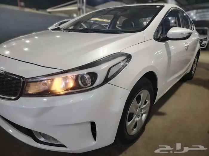 كيا سيراتو ابيض 2017 1