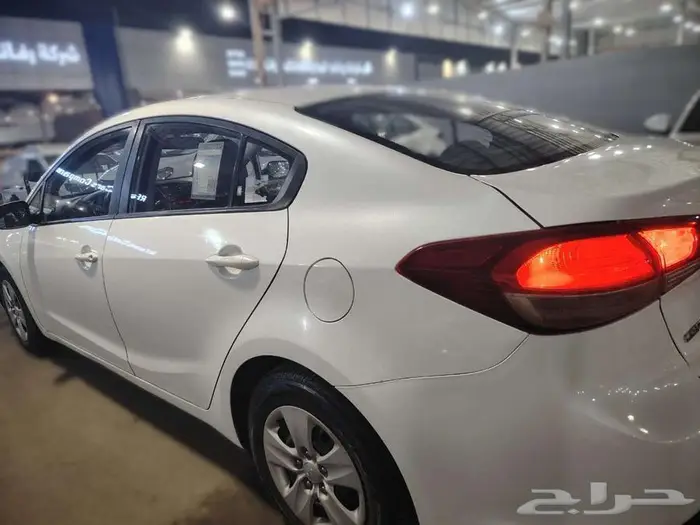 كيا سيراتو ابيض 2017 4