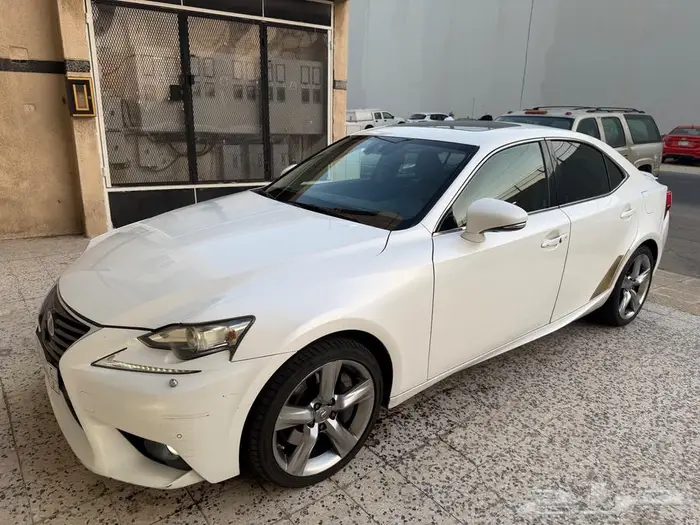 لكزس نظيفة للبيع is350 4