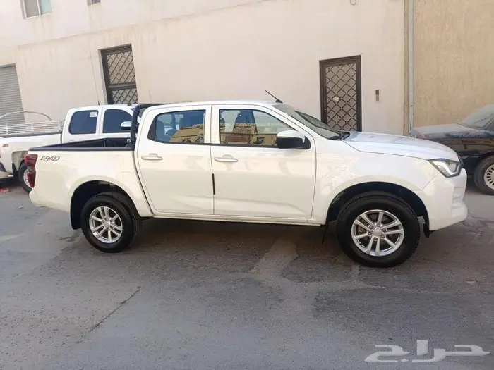 ايسوزو ديماكس الممشى قليل دبل2022 LS قير اوتماتيك بدي وكاله 8