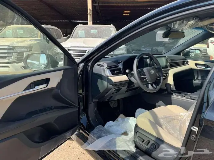 تويوتا كامري E 2025 نقد وتقسيط 4