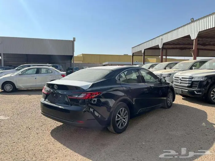 تويوتا كامري E 2025 نقد وتقسيط 2