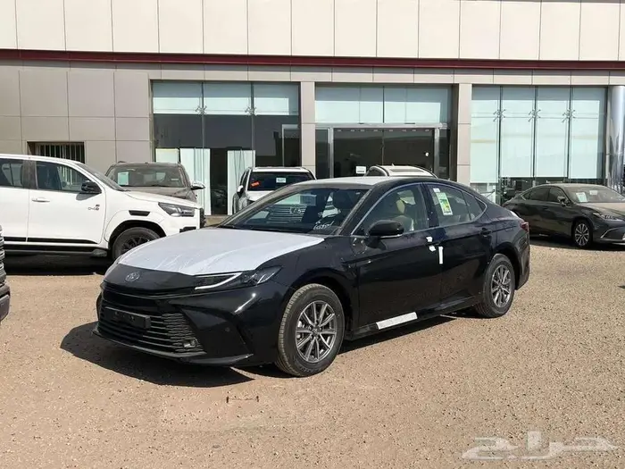 تويوتا كامري E 2025 نقد وتقسيط 0