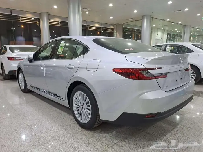 كامري ال اي نص فل اسود وابيض وفضي اقل سعر 13