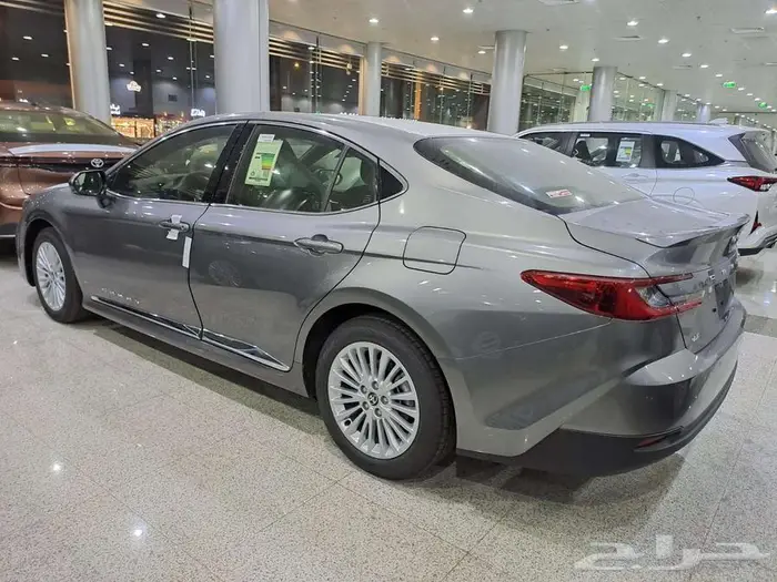 كامري ال اي نص فل اسود وابيض وفضي اقل سعر 19