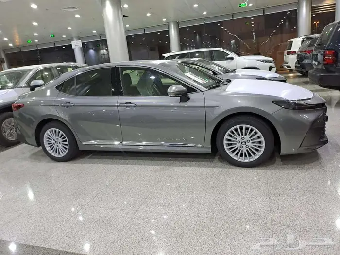 كامري ال اي نص فل اسود وابيض وفضي اقل سعر 21