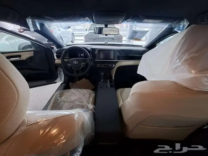 كامري ستاندر 2025 اسود وابيض ورمادي 7