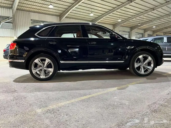 بنتلي بنتياقا موديل 2019 سعودي بدى وكالة 8