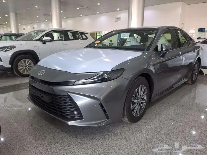 كامري ستاندر 2025 اسود وابيض ورمادي 12