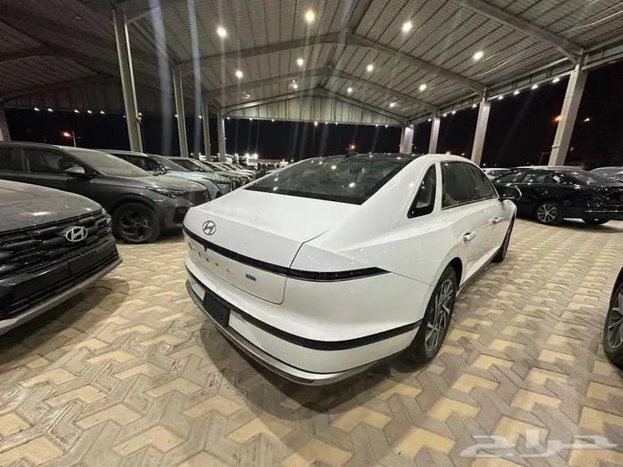 هيونداي ازيرا اكسكلوسيف 2026 1