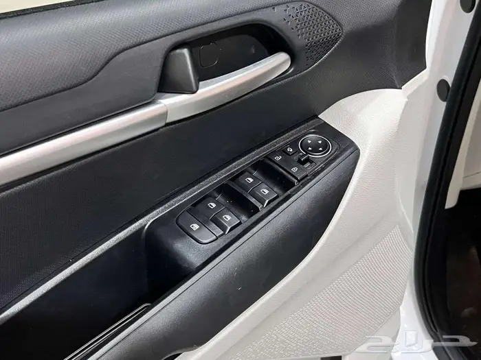 كيا سونيت ستاندر مطور 2024 متوفر ابيض و فضي 14