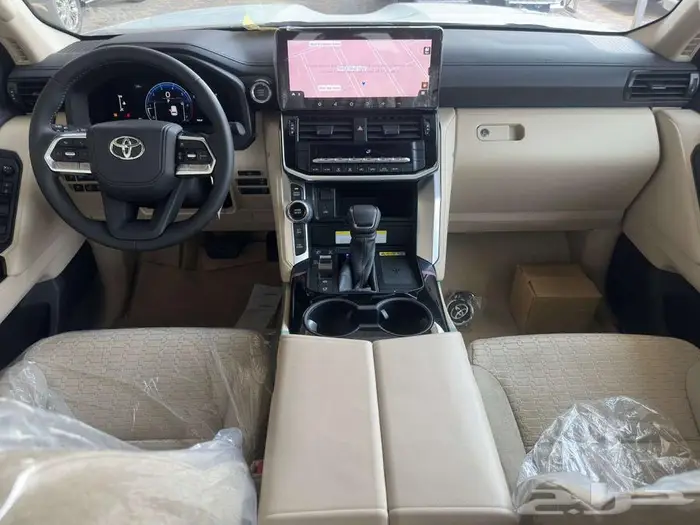 تويوتا لاندكروزر GXR L3 بنزين 2025 سعودي 13