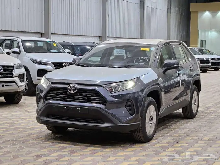 تويوتا راف فور LE بنزين دبل 2025كاش وأقساط 0