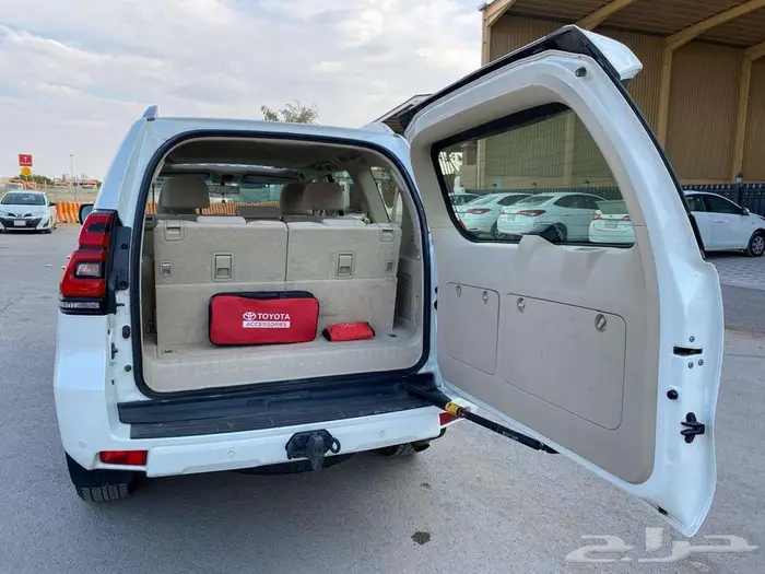 تويوتا برادو TXL 2023 فل كامل 10