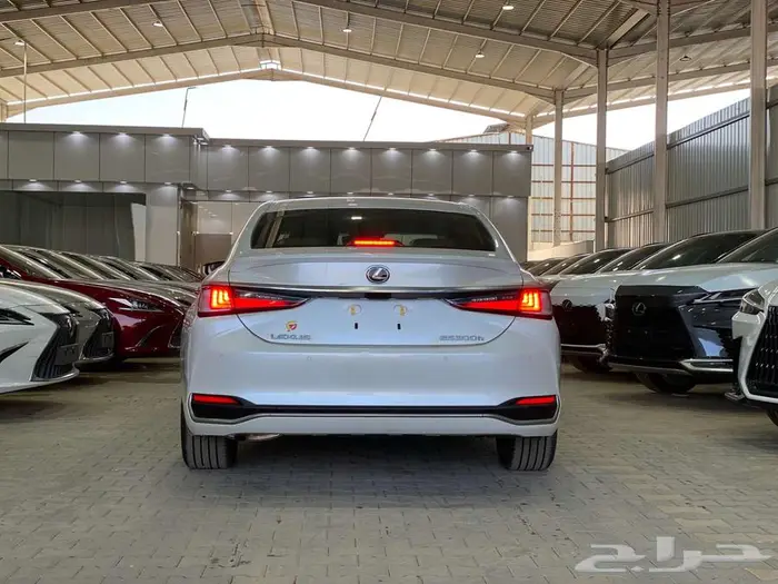 لكزس ES 300 HH موديل 2025 - خليجي أقل سعر 5