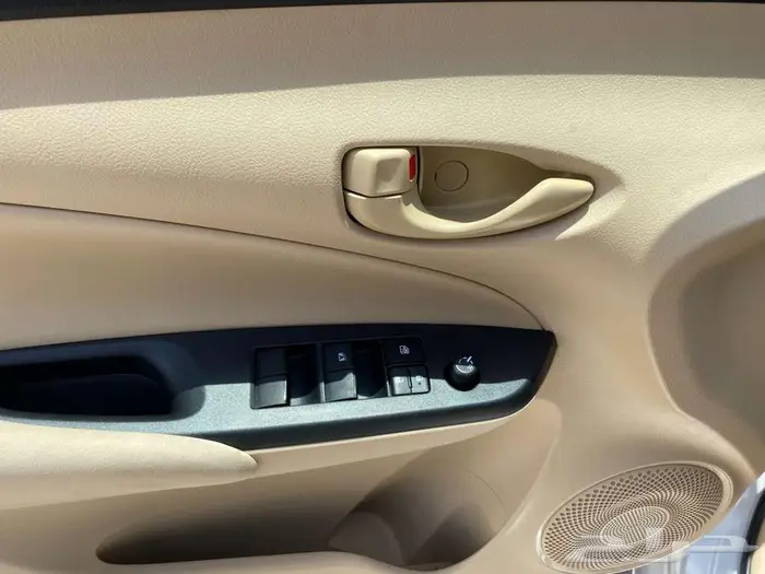 تويوتا يارس Y موديل 2022 6