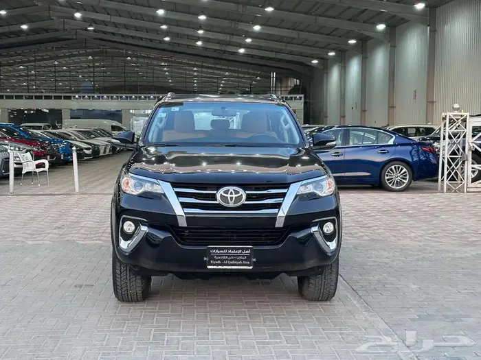 تويوتا فورتشنر بنزين 6سلند VX 0