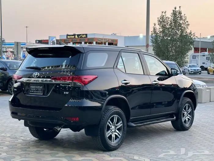 تويوتا فورتشنر بنزين 6سلند VX 22