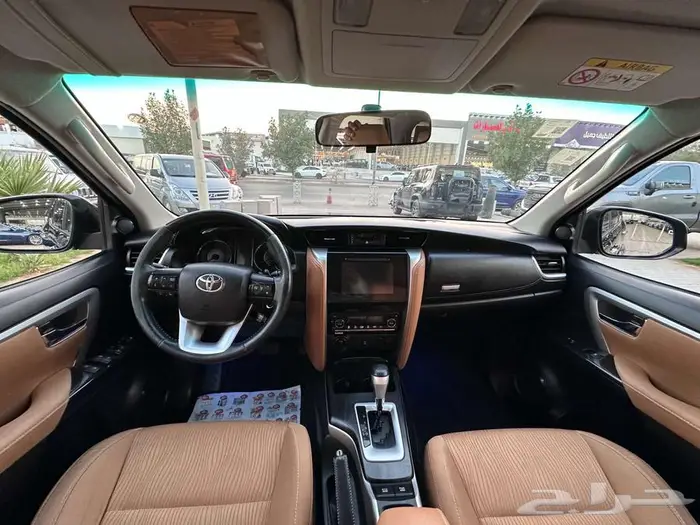 تويوتا فورتشنر بنزين 6سلند VX 14