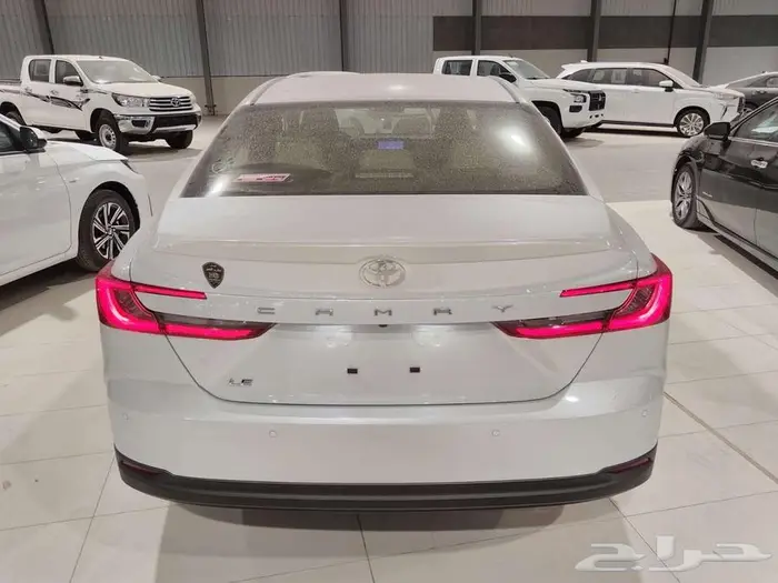 تويوتا كامري LE بنزين 2025 4