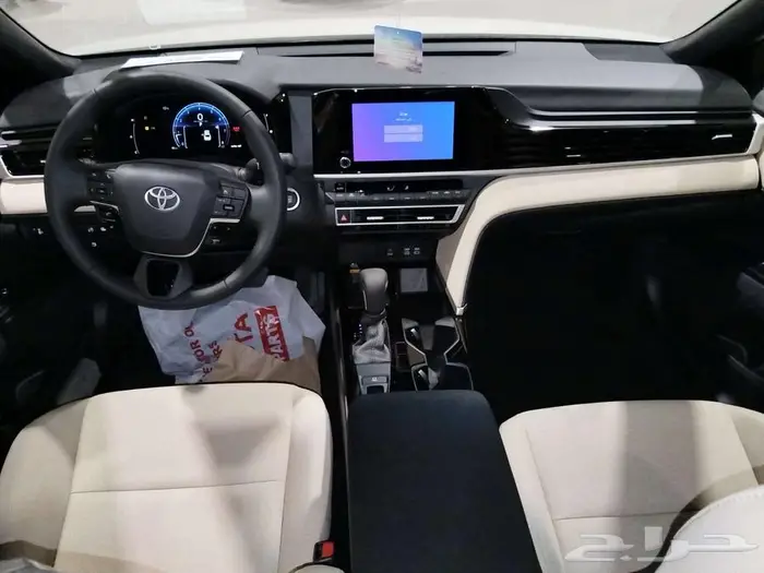 تويوتا كامري LE بنزين 2025 5