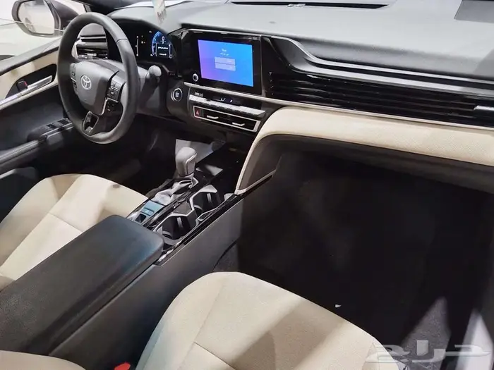 تويوتا كامري LE بنزين 2025 6