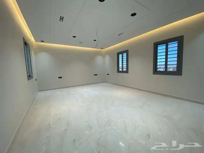 للبيع فيلا 3 أدور 4