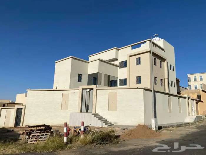 للبيع فيلا 3 أدور 22