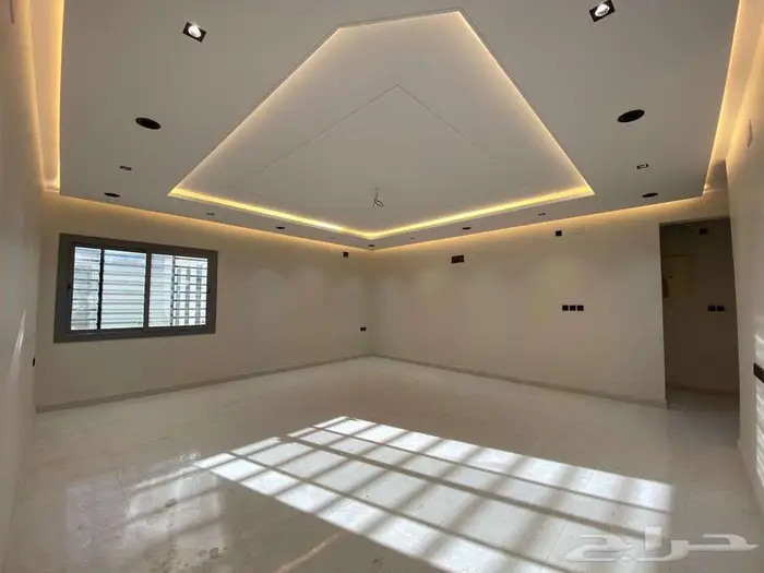 للبيع فيلا 3 أدور 20