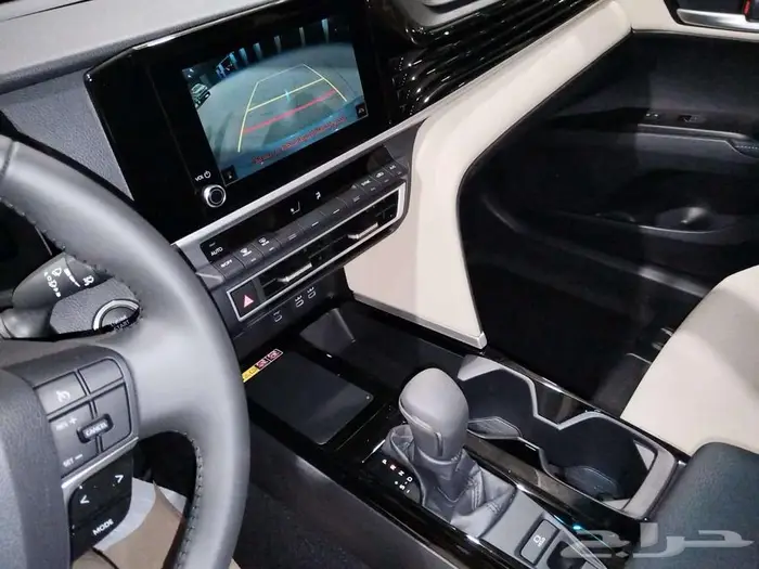 تويوتا كامري LE بنزين 2025 11