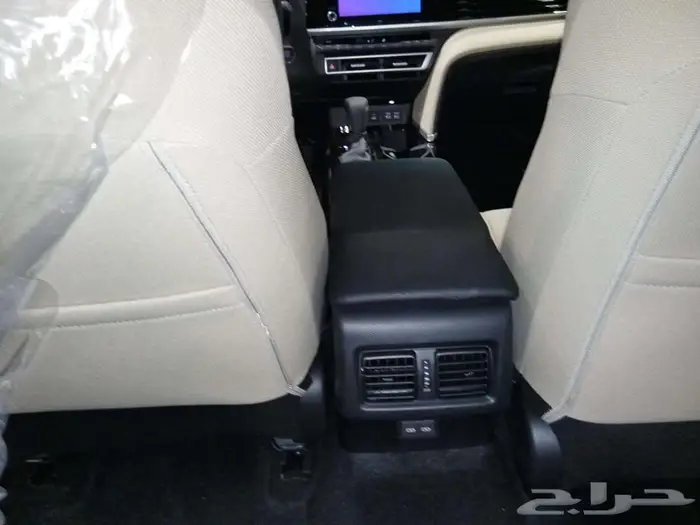 تويوتا كامري LE بنزين 2025 8