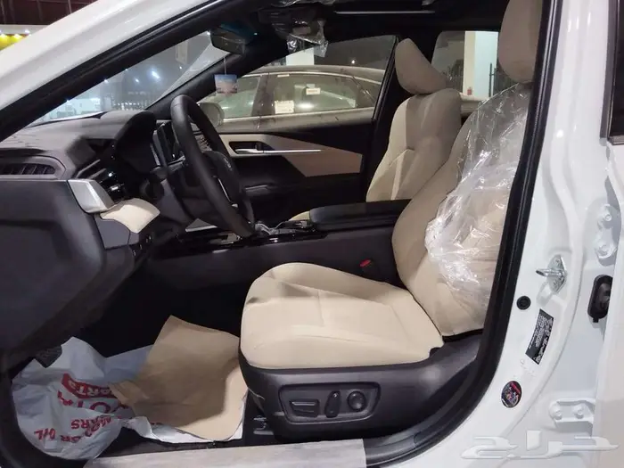 تويوتا كامري LE بنزين 2025 15