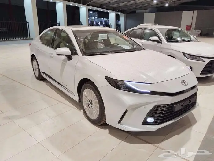 تويوتا كامري LE بنزين 2025 16