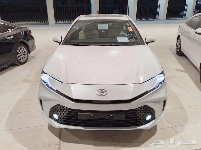 تويوتا كامري LE بنزين 2025 20