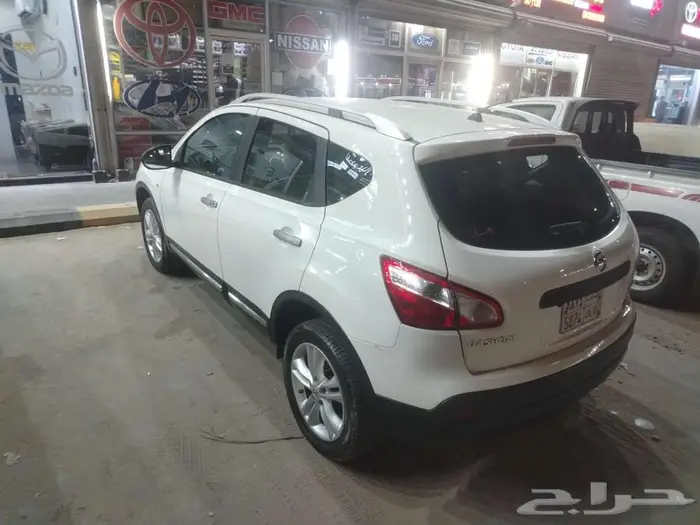 نيسان جيب صغير ماشي 155 الف كيلو فقظ 5