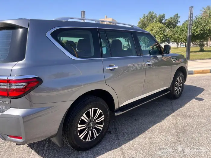 للبيع نيسان بترول تتانيوم 8