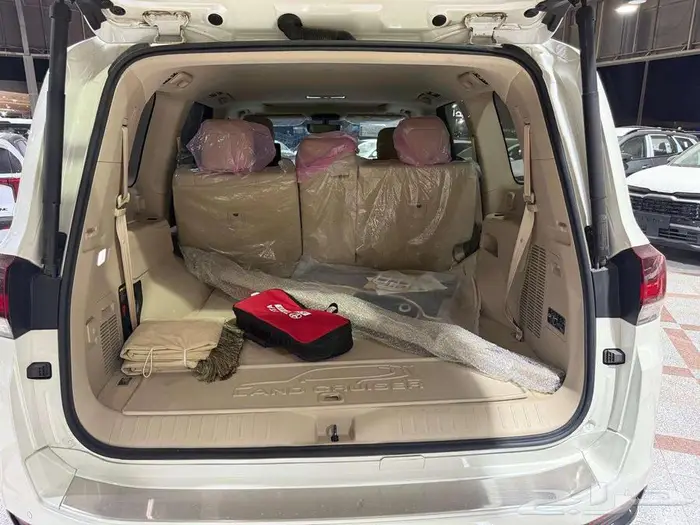 تيوتا لاندكروزر GXR4 2024 - كورنيش 6