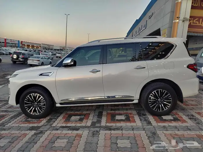 نيسان باترول 2024 بلاتنيوم العداد 8 الف كم 10