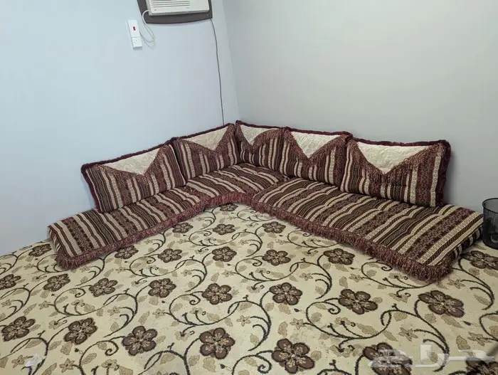 جلسة ارضية 0