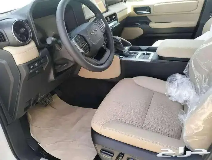 تويوتا برادو TXL3 بنزين موديل 2025 اصفار 5