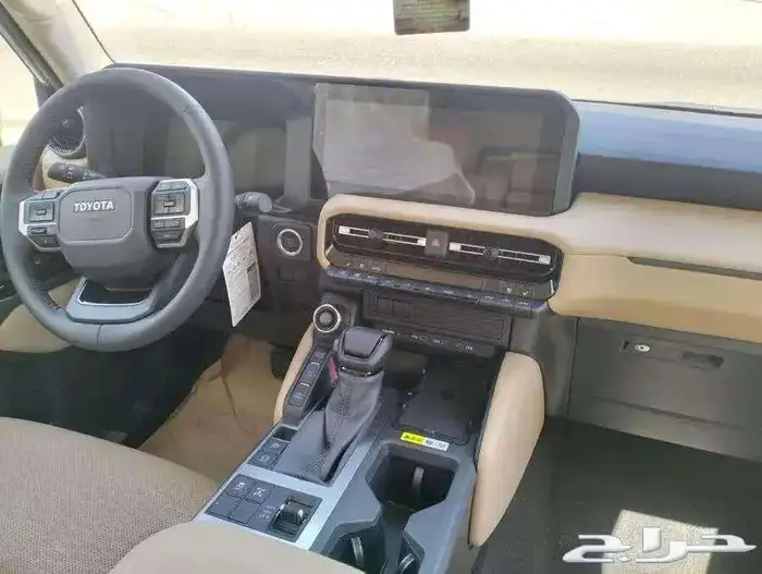 تويوتا برادو TXL3 بنزين موديل 2025 اصفار 8