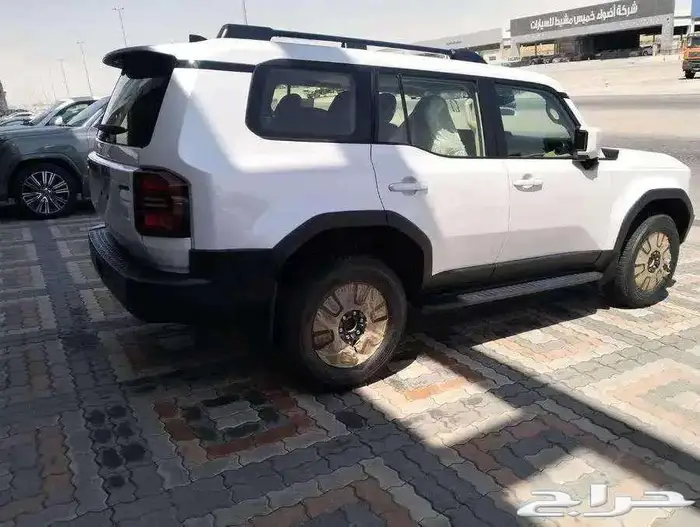 تويوتا برادو TXL3 بنزين موديل 2025 اصفار 10